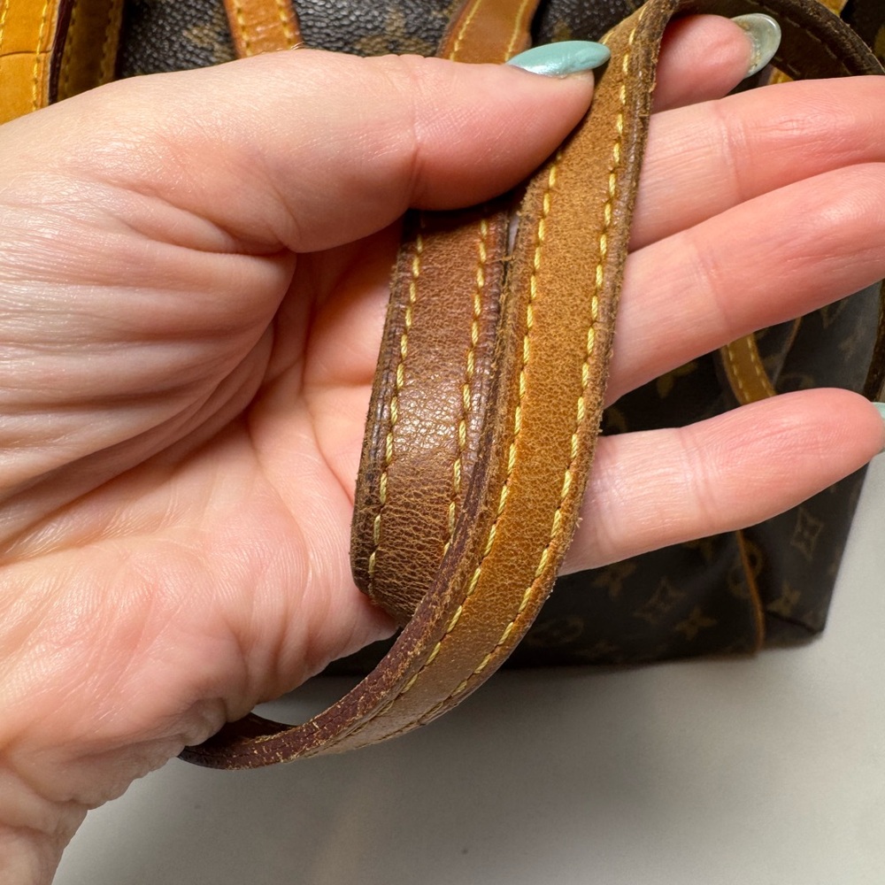 SOLD Louis Vuitton Totally MM Monogram Tote Bag - Picture 10 of 14